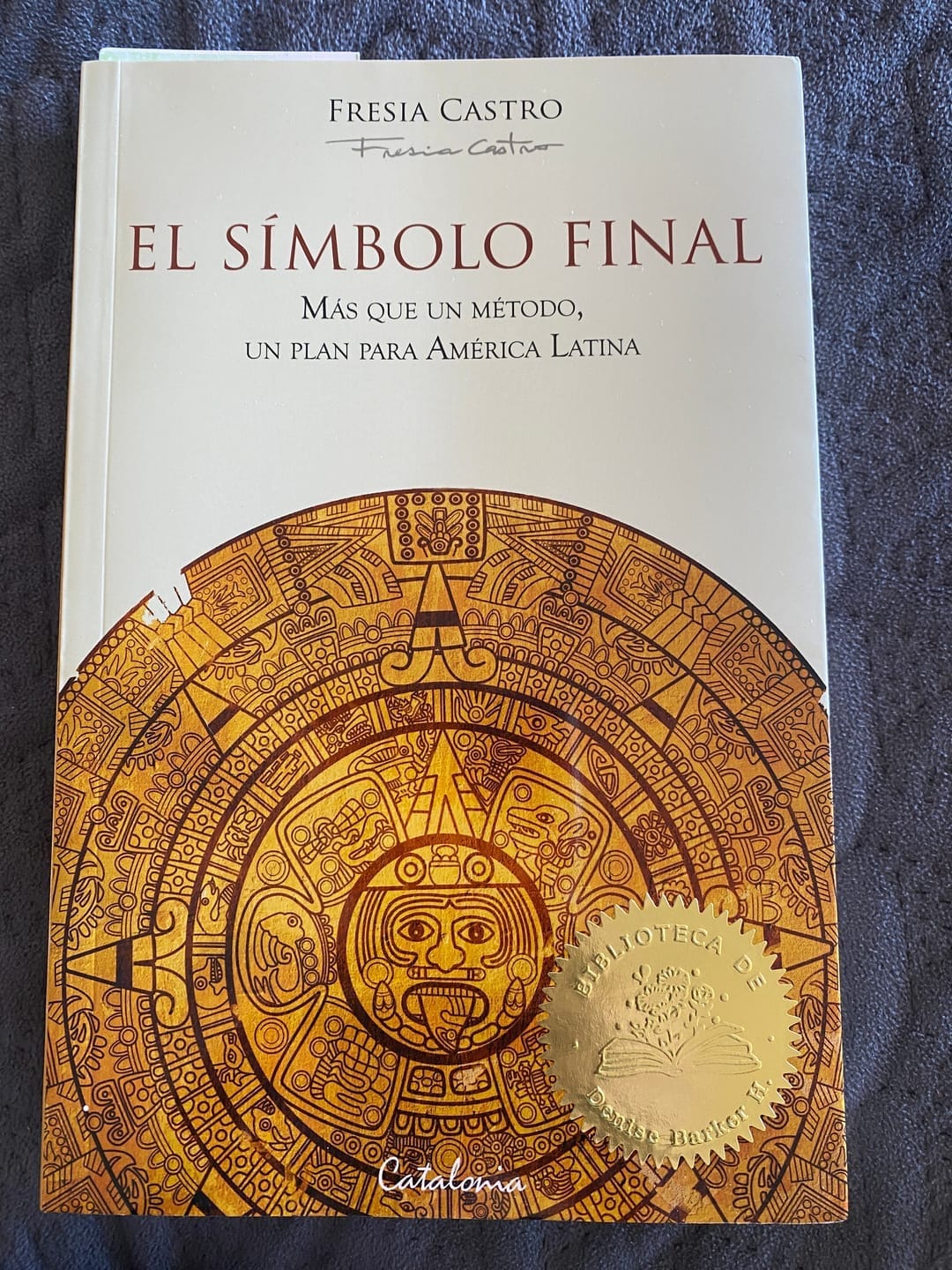 Customer photo review of Sellador de libros personalizado