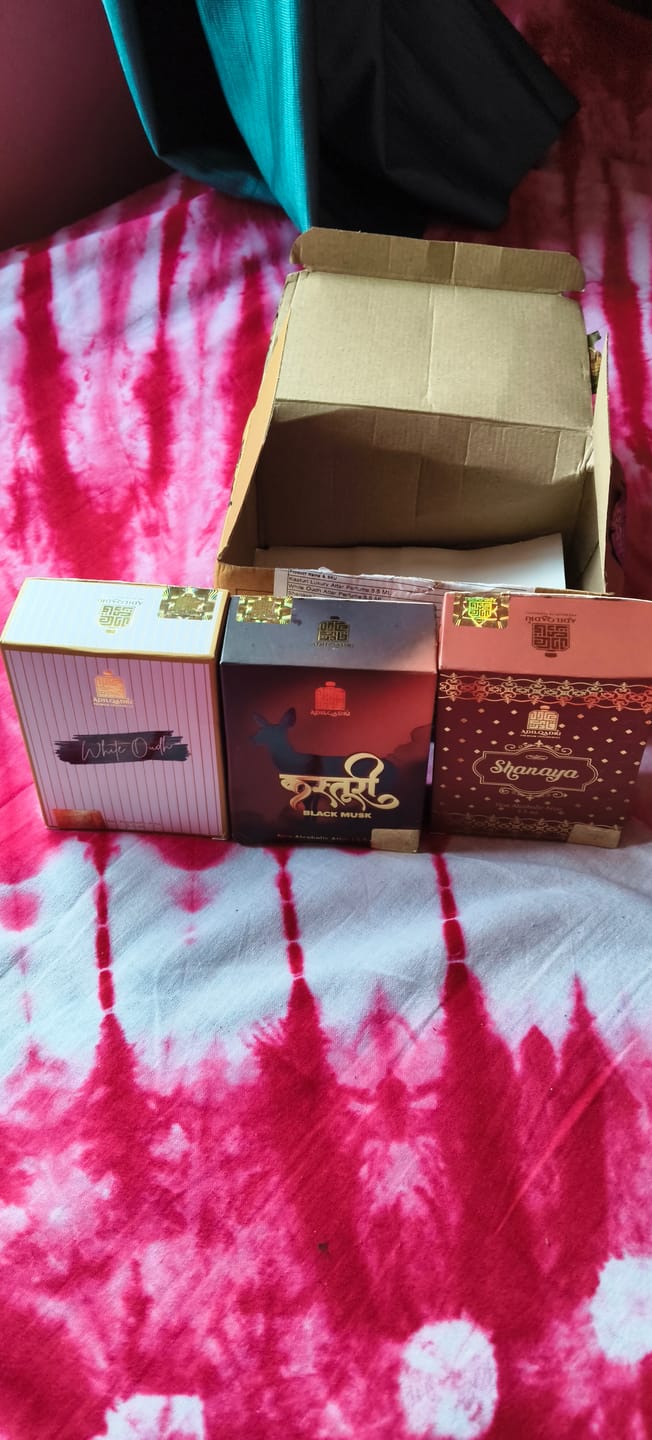 Customer photo review of Kasturi Musk Attar Perfume 5.5 ML
