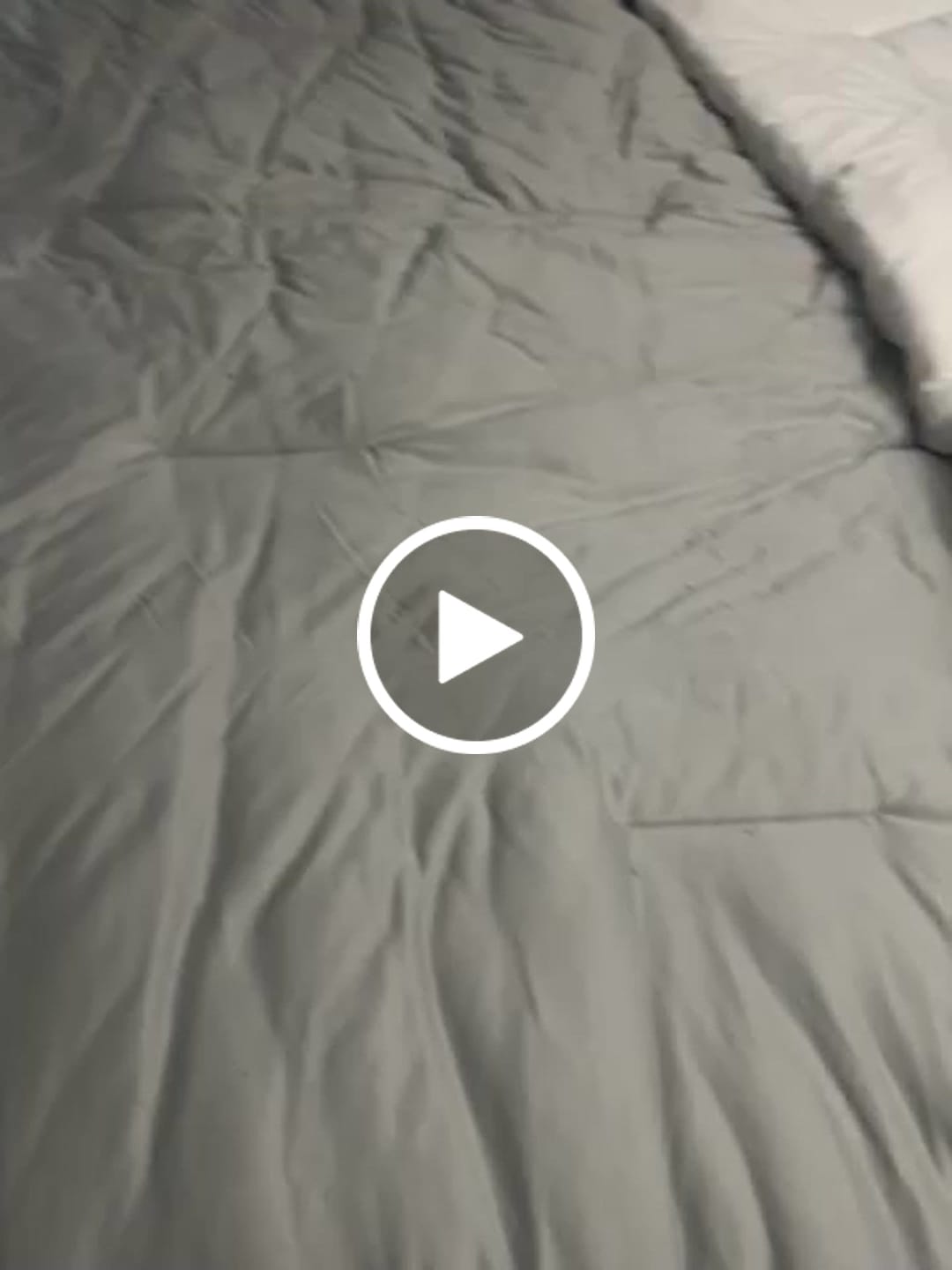 Customer video review of MarshMellow Comforter
