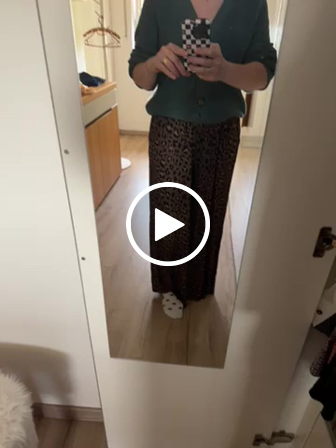 Customer video review of Butterstoff Hose LEO braun