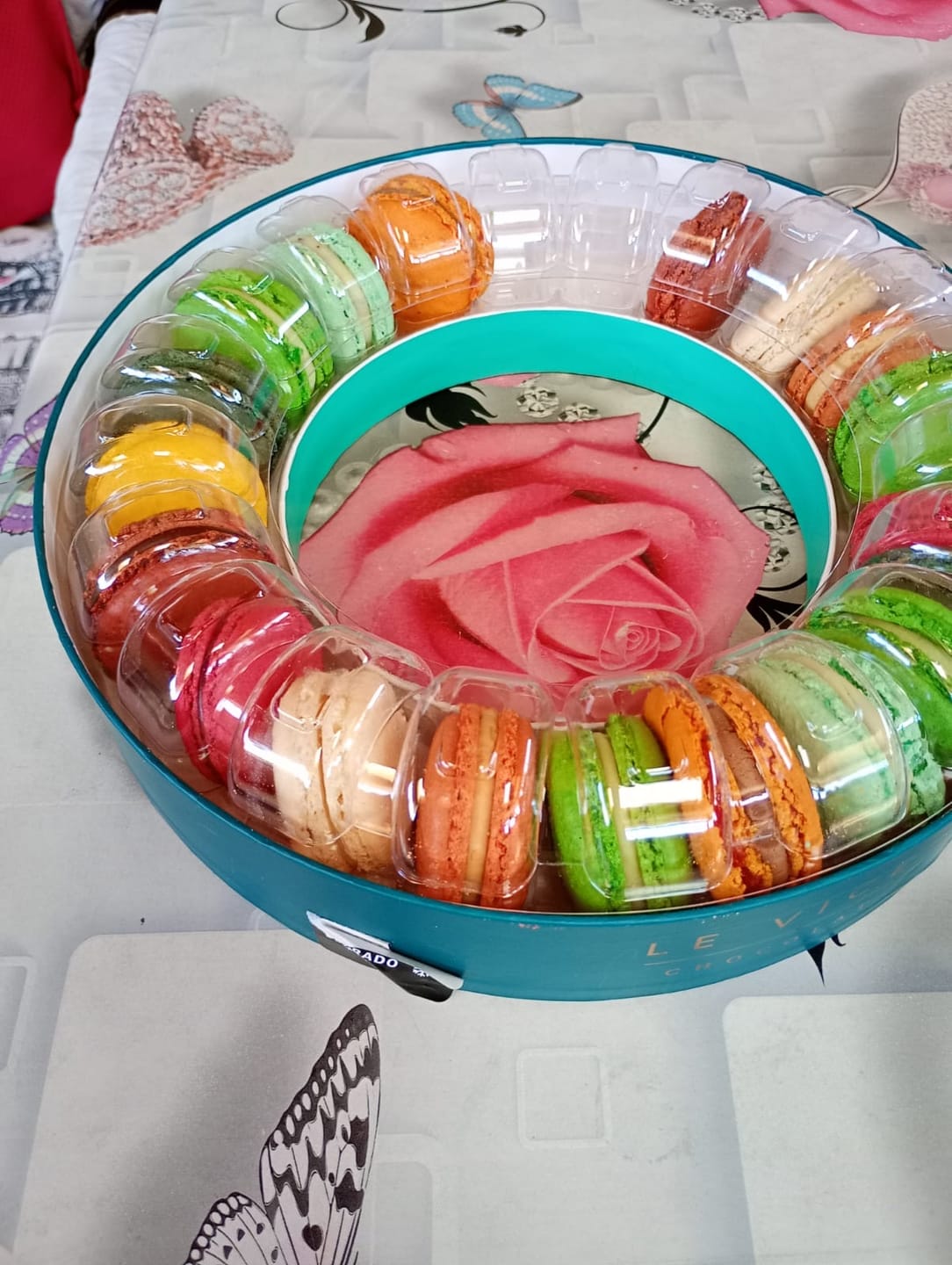 Customer photo review of Caja 20 Macarons