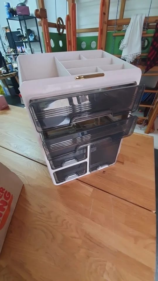 Customer photo review of Drawer Medicine Storage Box - Layered Family Medicine Organizer with Large Capacity