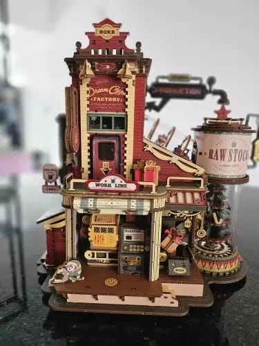 Customer photo review of ROKR Christmas Dream Gift Factory Wooden Music Box