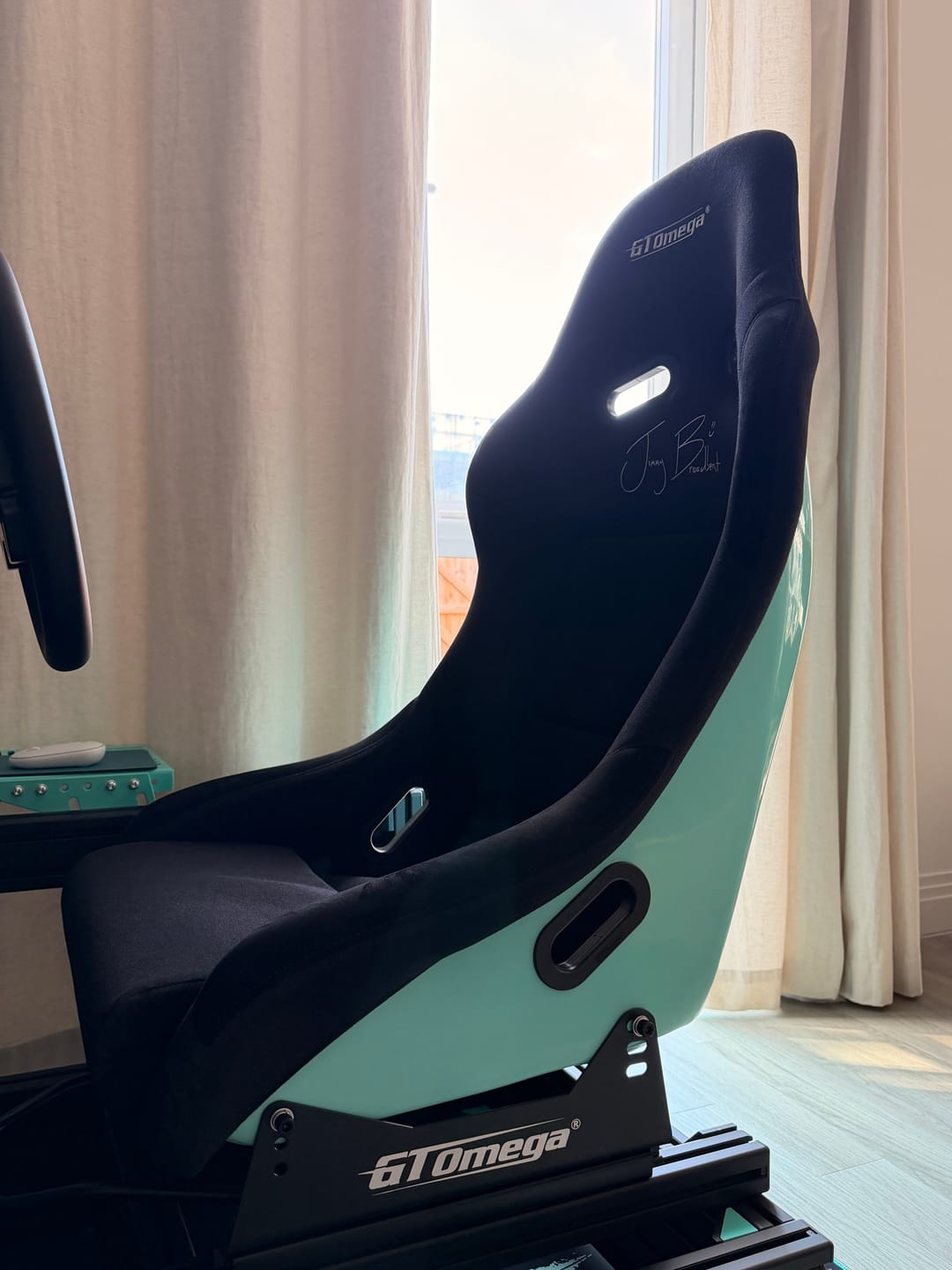 Customer photo review of CHASE V2 Bucket Seat - Jimmy Broadbent Edition