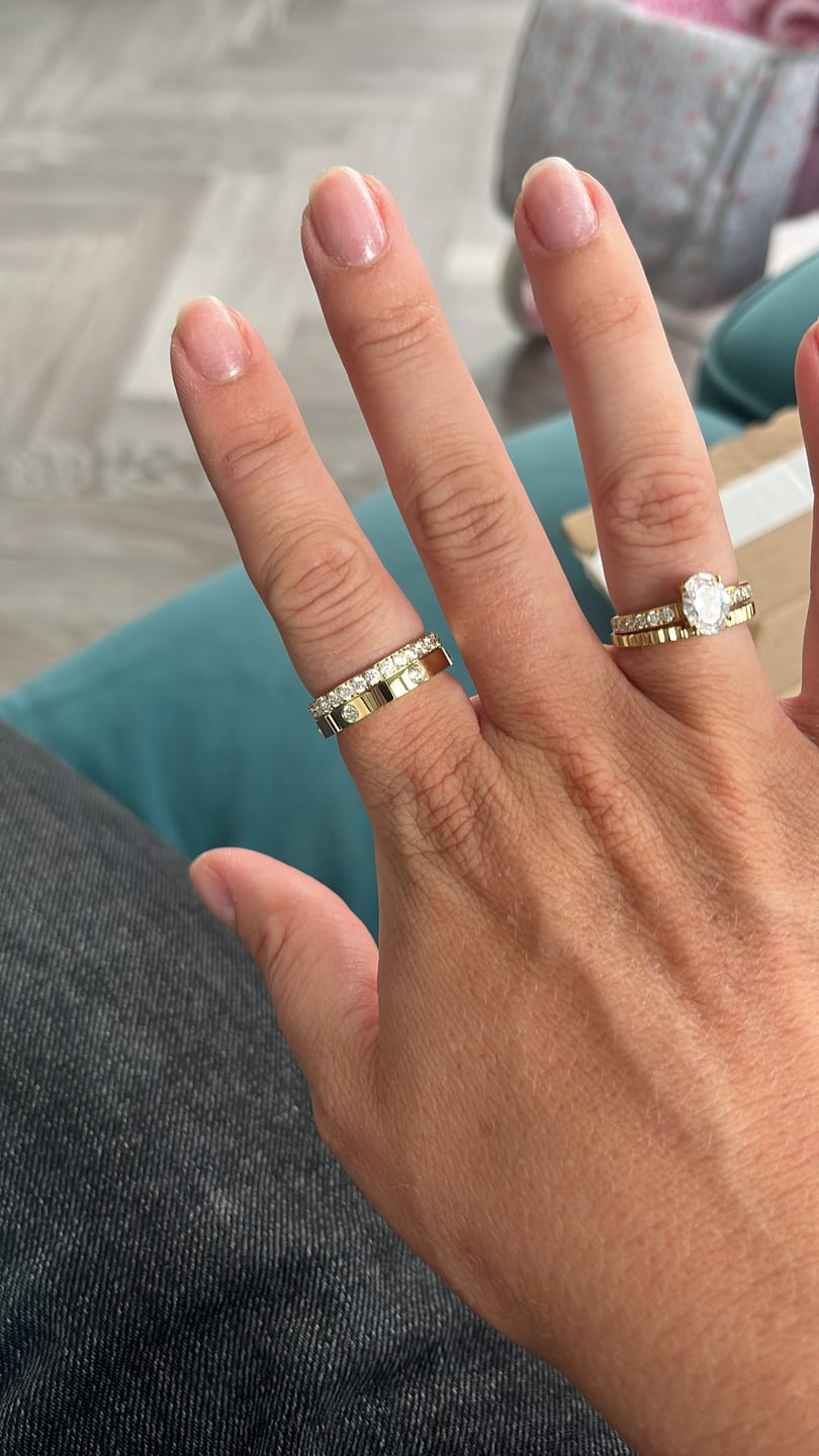 Customer photo review of Oval Solitaire Ring 1ct