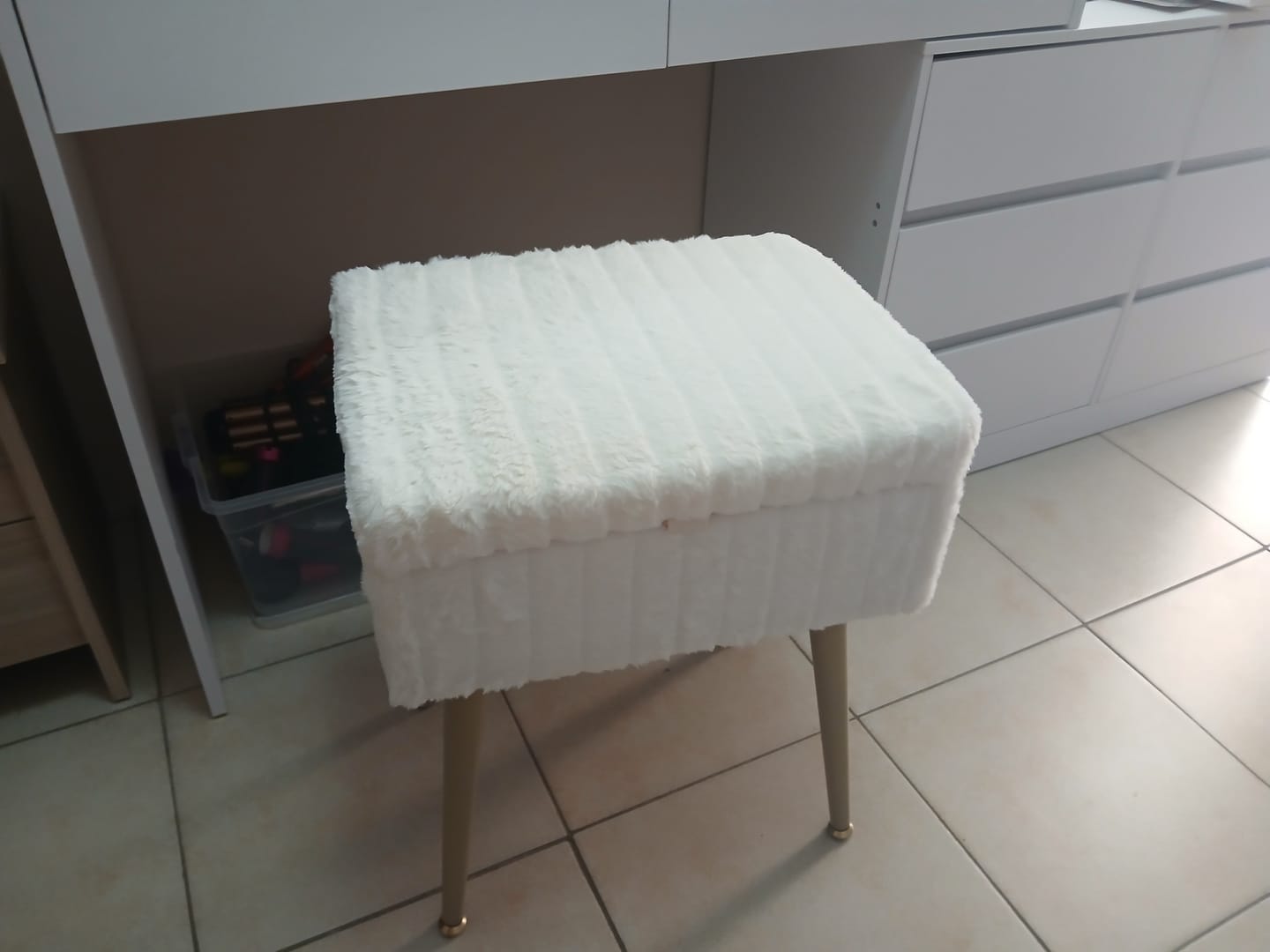 Customer photo review of Σκαμπό Καρεκλάκι Μπουντουάρ με Αποθηκευτικό Χώρο σε 3 Χρωματισμούς LO-M505GZ02