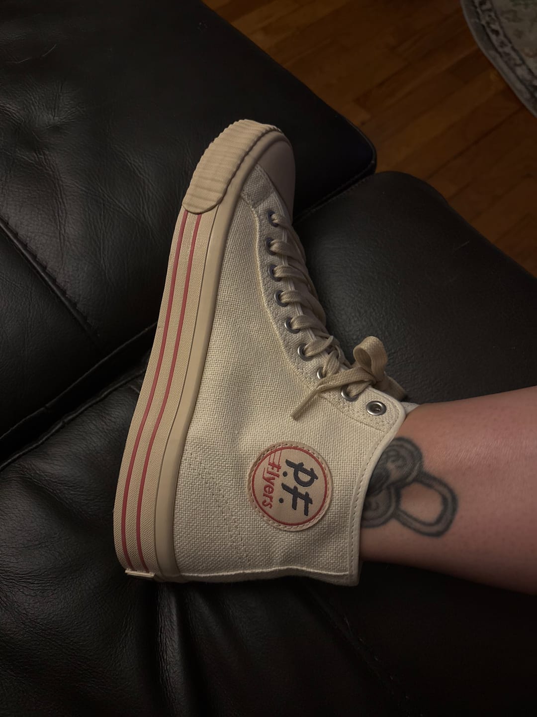 Customer photo review of Center Vintage High-Top White/Biscotti