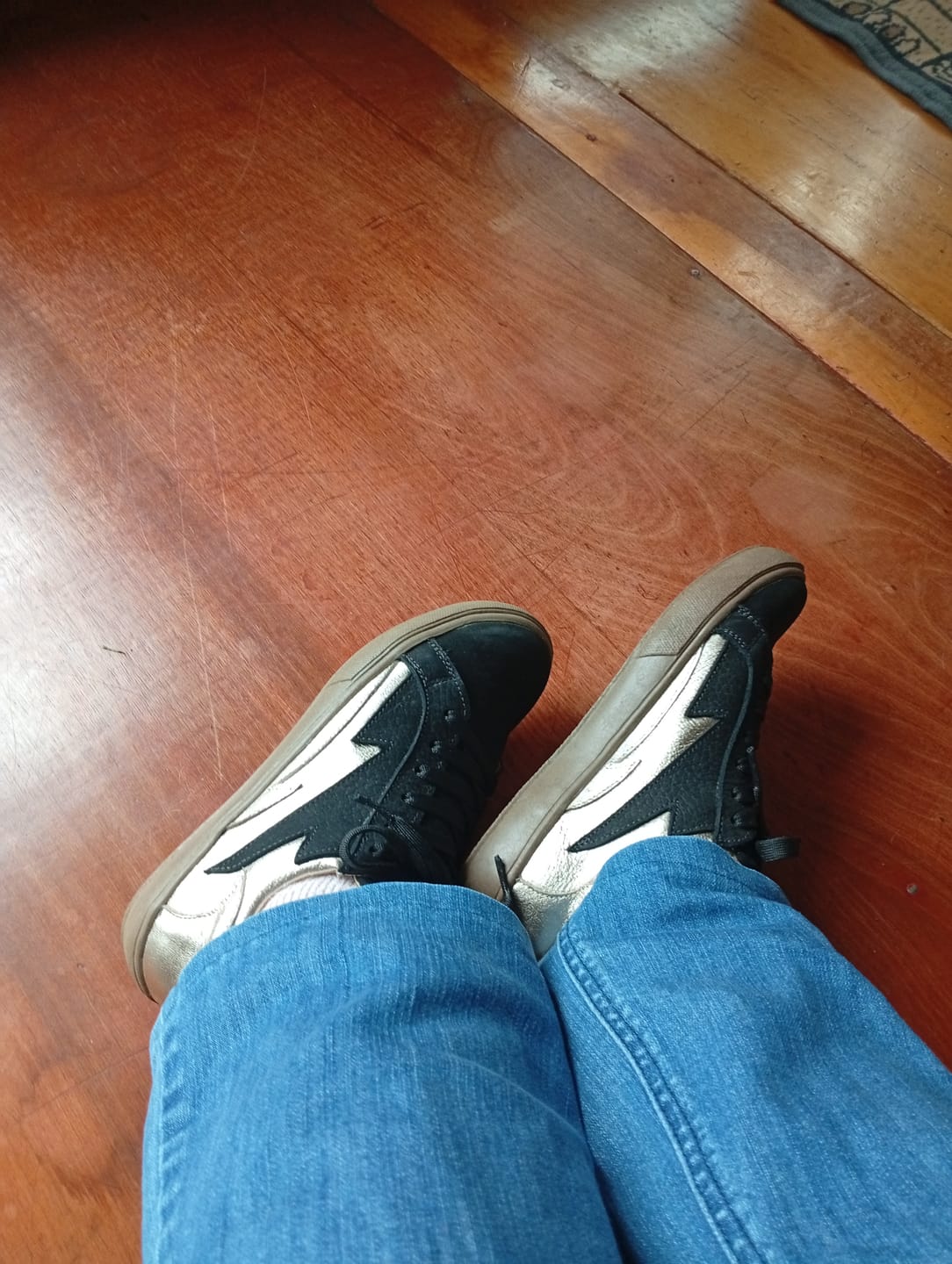 Customer photo review of Olie thunder gold black