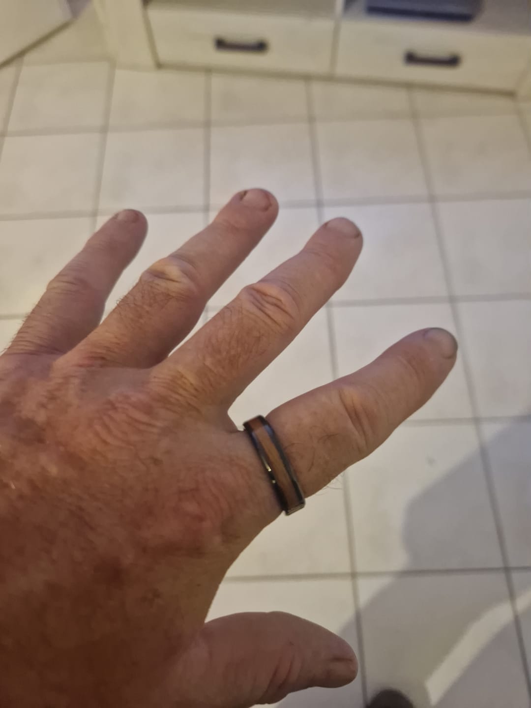 Customer photo review of Bague avec Bois de Palissandre - Céramique Noire