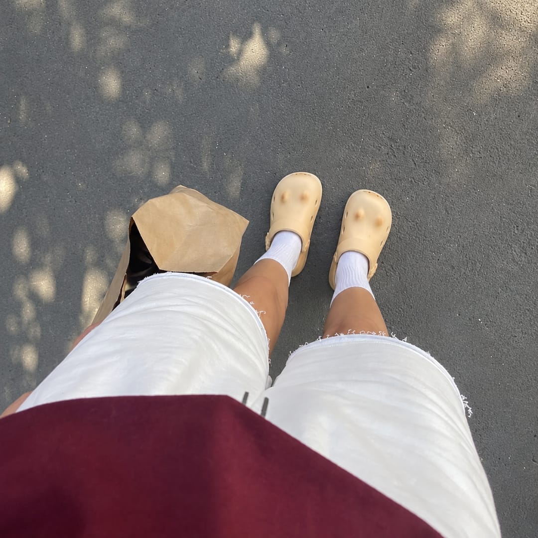 Customer photo review of Mimiu™ Ultra-Light Paw Print Clogs