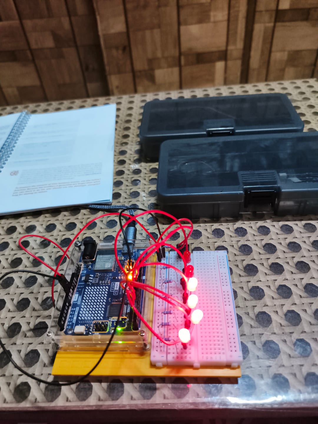 Customer photo review of Arduino Starter Kit R4