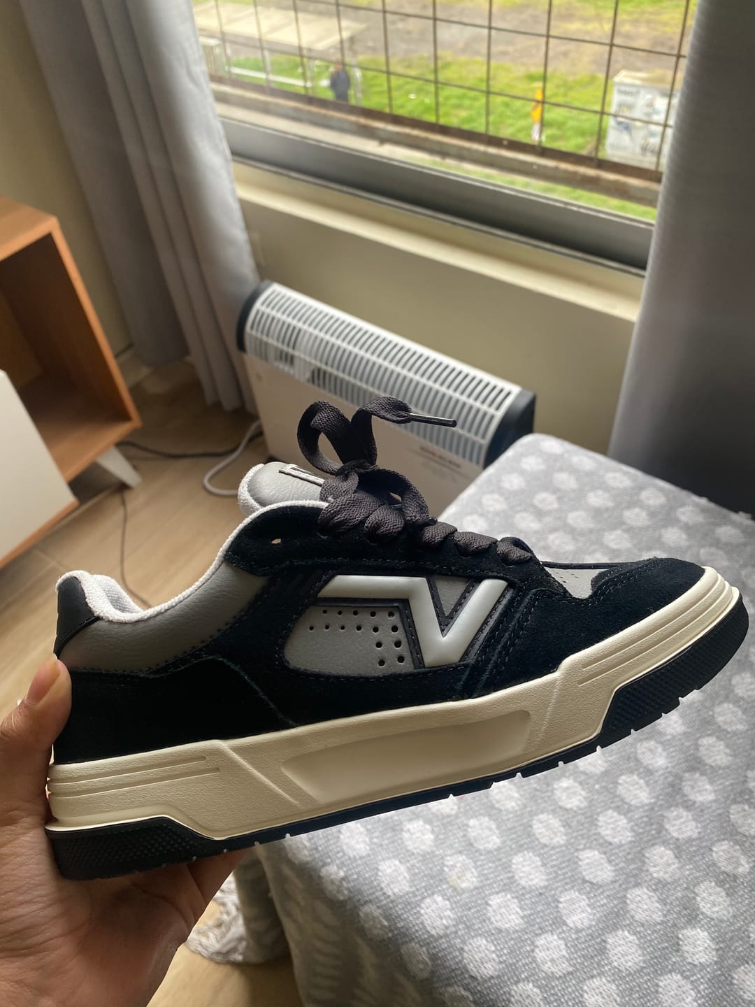Customer photo review of Zapatilla Vans Upland Unisex Negro