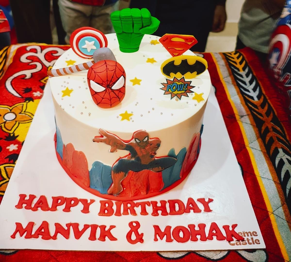 Customer photo review of Spiderman Cityscape Cake
