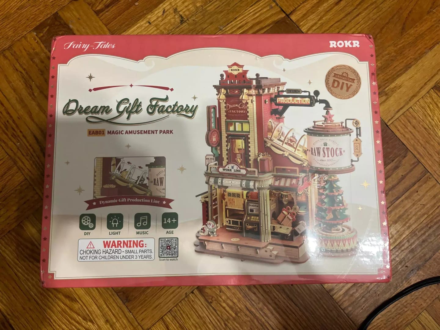 Customer photo review of ROKR Christmas Dream Gift Factory Wooden Music Box
