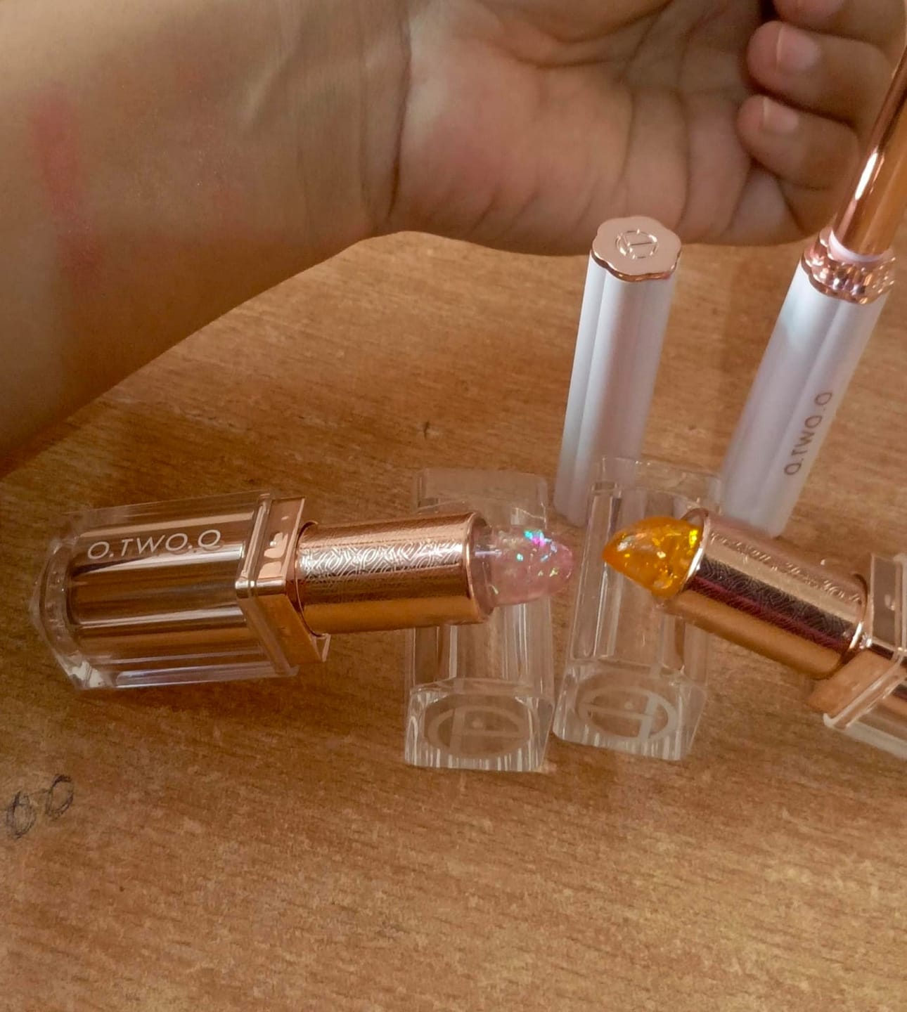 Customer photo review of O.TWO.O HAUTE GOLD FOIL THERMOCHROMIC LIPSTICK