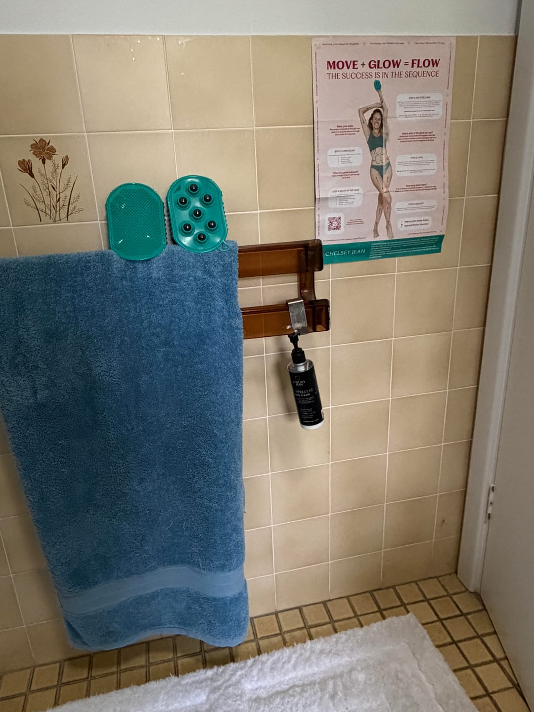 Customer photo review of Dual-Action Lymphatic Gloves