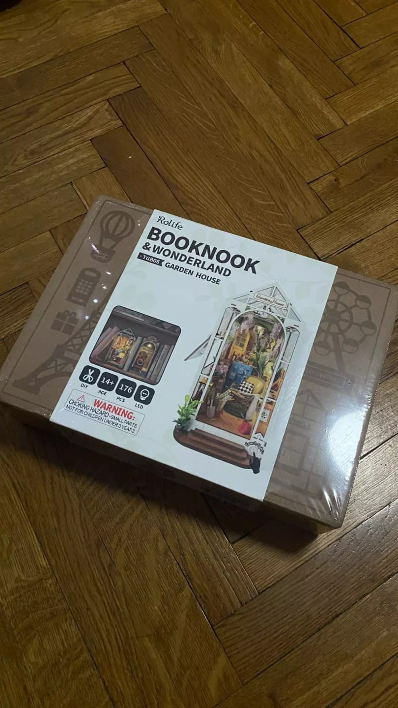 Customer photo review of Rolife Holiday Garden House DIY Book Nook Kit