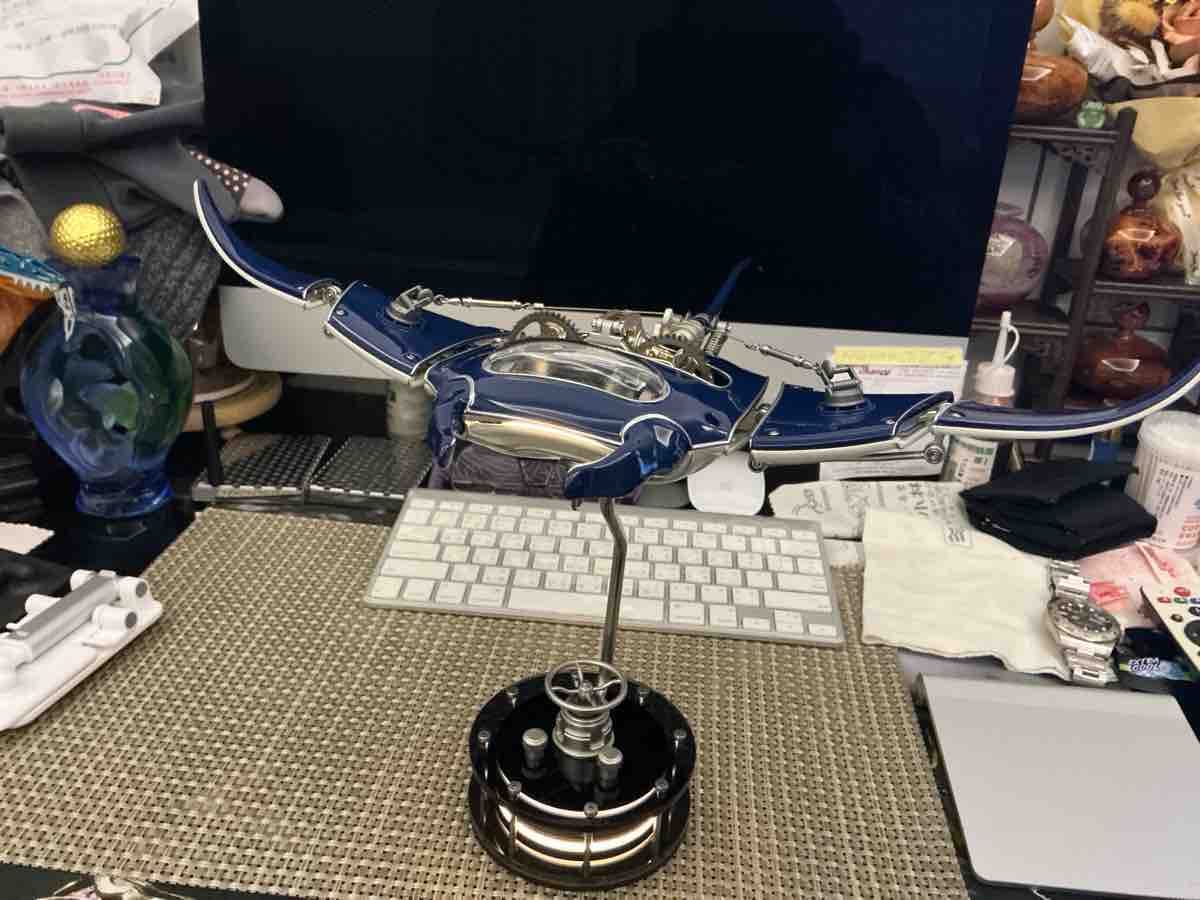 Customer photo review of Innovative Mechanical Steampunk Style Manta Ray 3D Metal Model