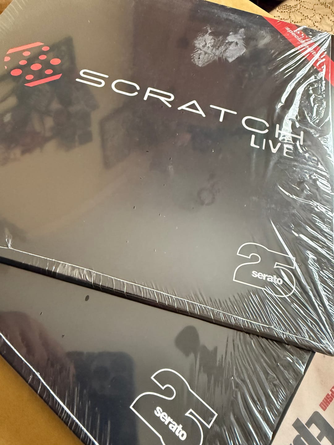 Customer photo review of Serato SCV-SP-ANN-25 25th Anniversary Scratch Live Control Vinyl