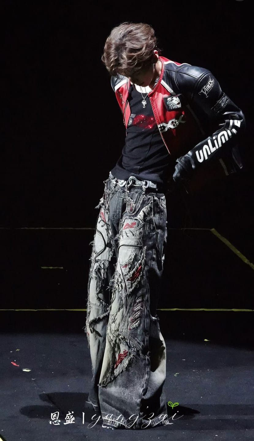 Customer photo review of Wasteland Deconstructed Raw-Edge Distressed Jeans