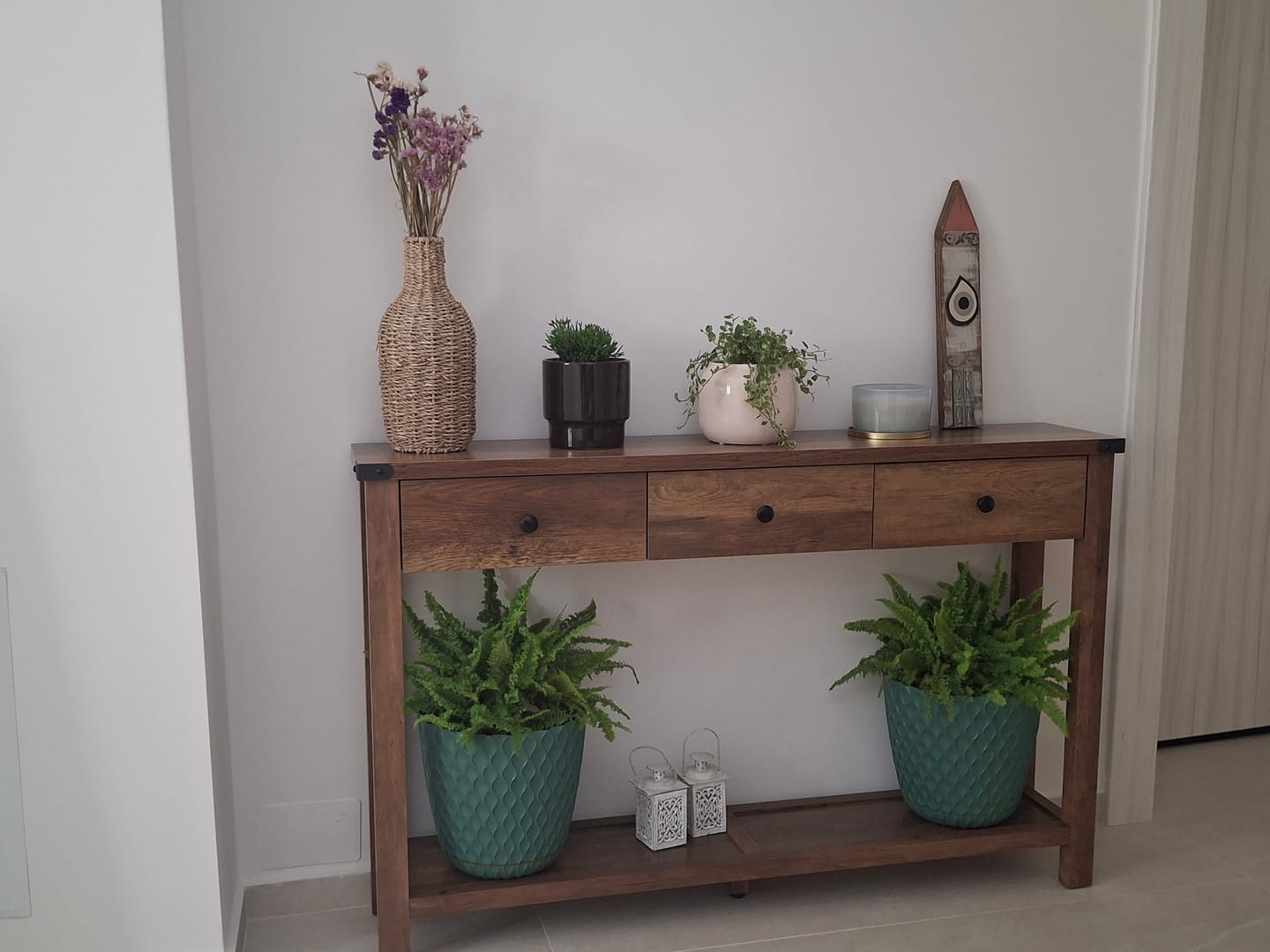 Customer photo review of Τραπέζι Κονσόλα Εισόδου Βοηθητικό Τραπέζι Καρυδιά Ρουστίκ 24 x 120 x 76 εκ LN-T142K41