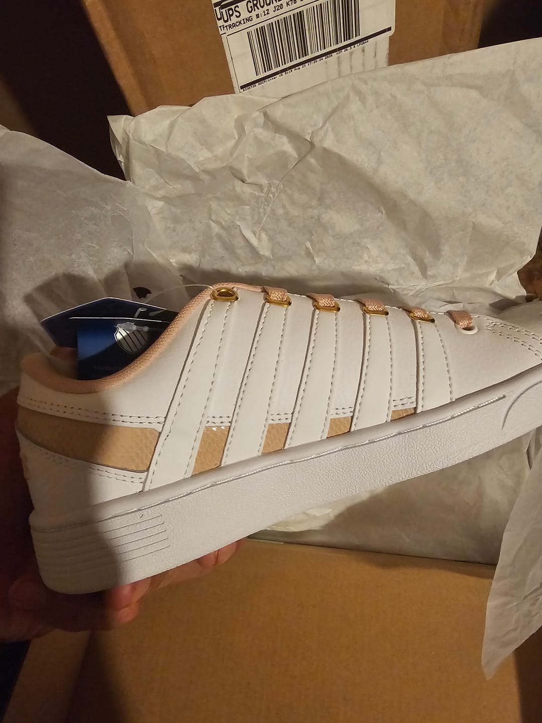 Customer photo review of 96999-188-M | RAMLI COURT | WHITE/SNAKE/CAMEO ROSE