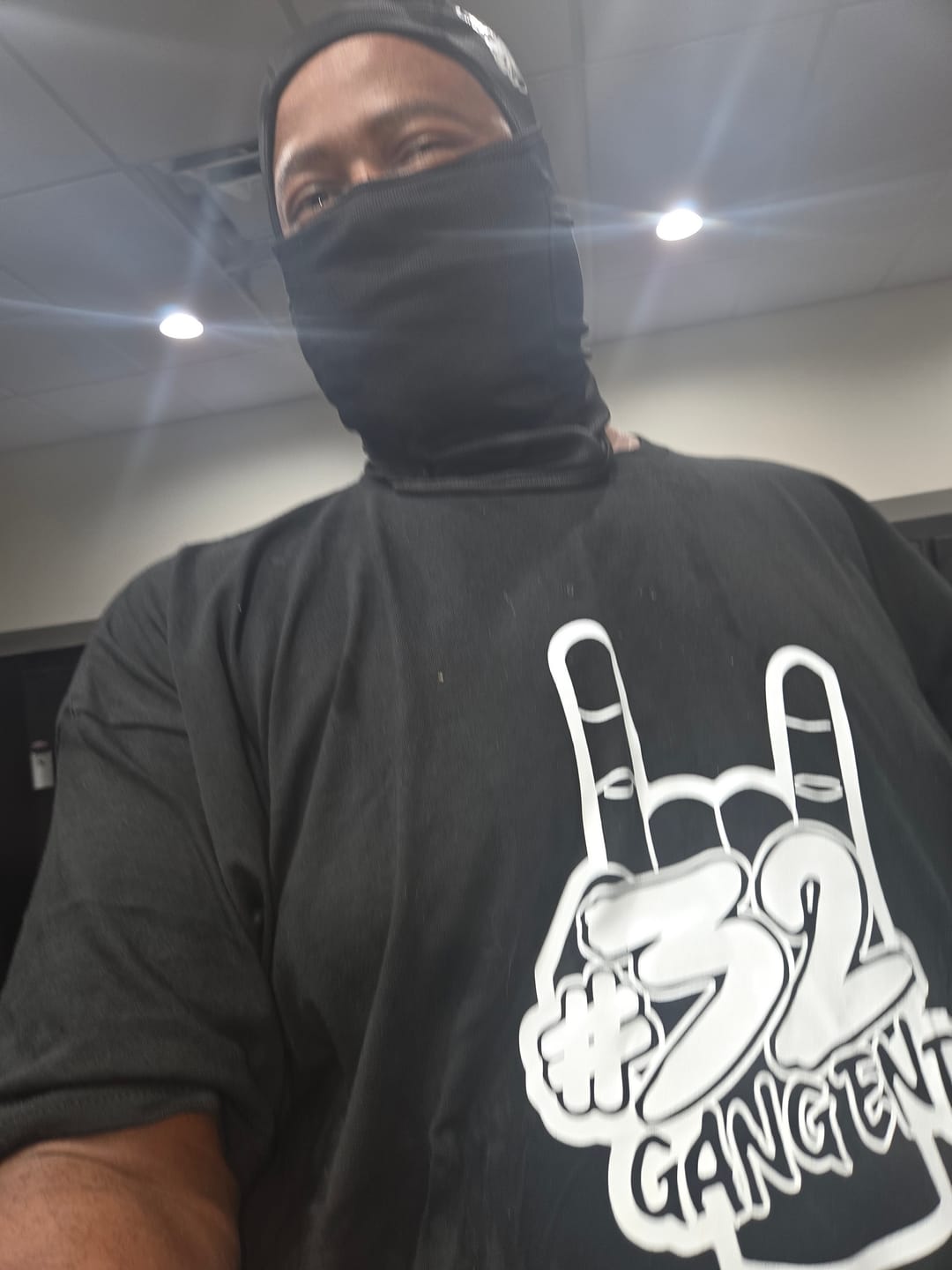Customer photo review of 32 GANG BUDGET TEE