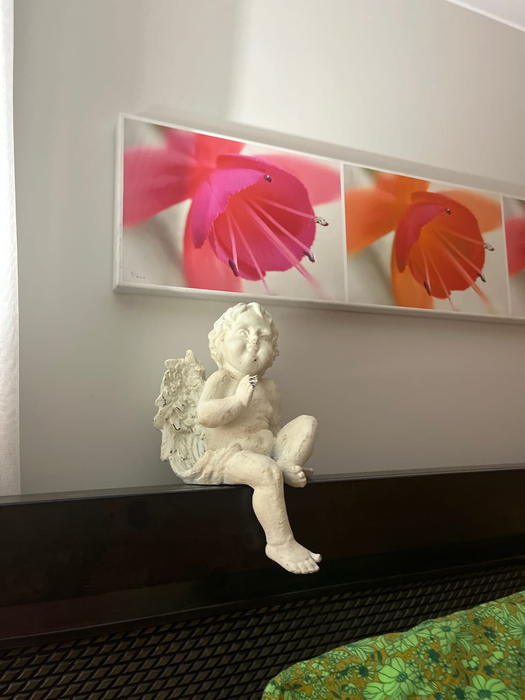 Customer photo review of Maxime French Provincial Cherub Figurine, Distressed White Sitting Angel Sculpture 33cm