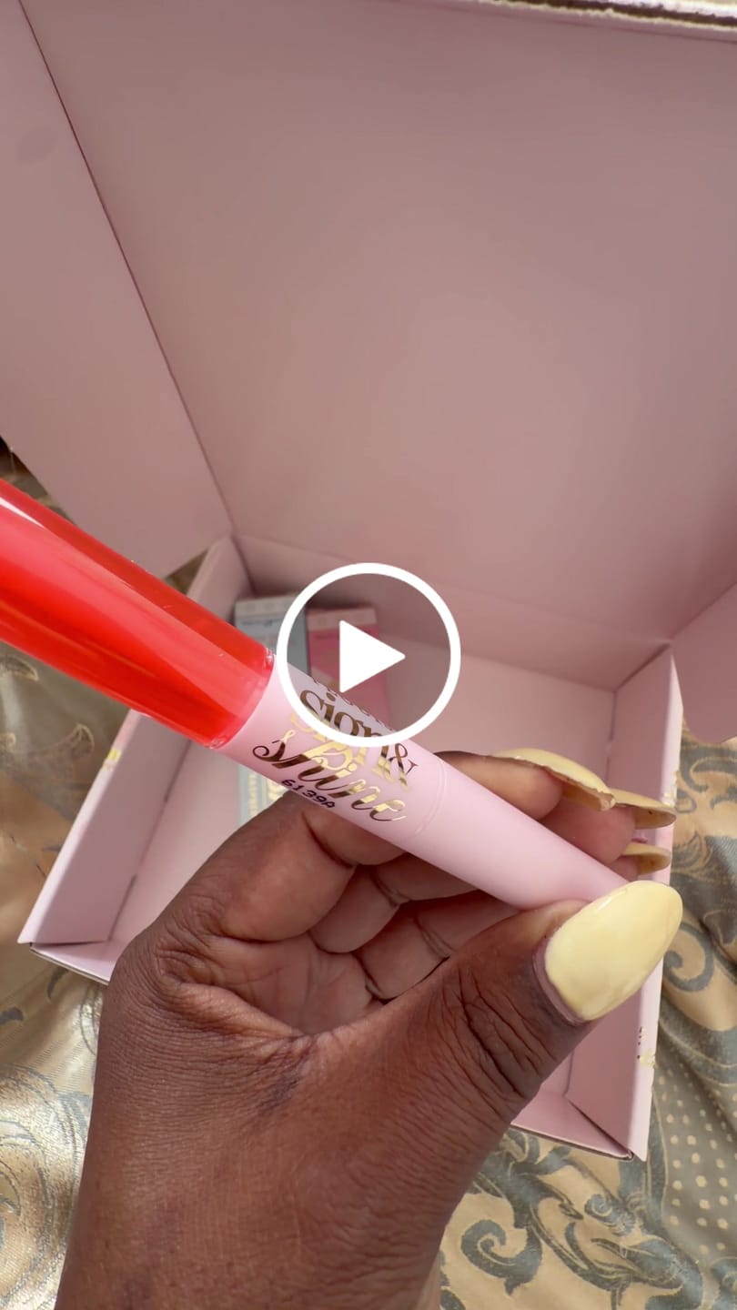 Customer video review of Back to Business Sign And Shine Lip Oil Pen - PRE-ORDER