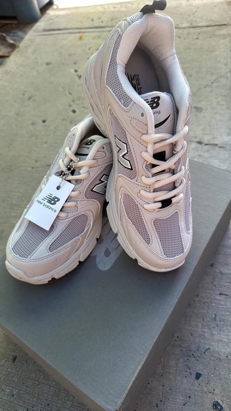 Customer photo review of Tenis New Balance 530 Fog 1.1 Premium