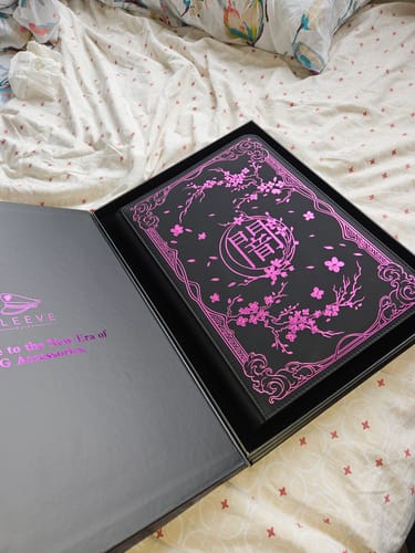 Customer photo review of DARKNESS - 9-Pocket Trading Card Binder