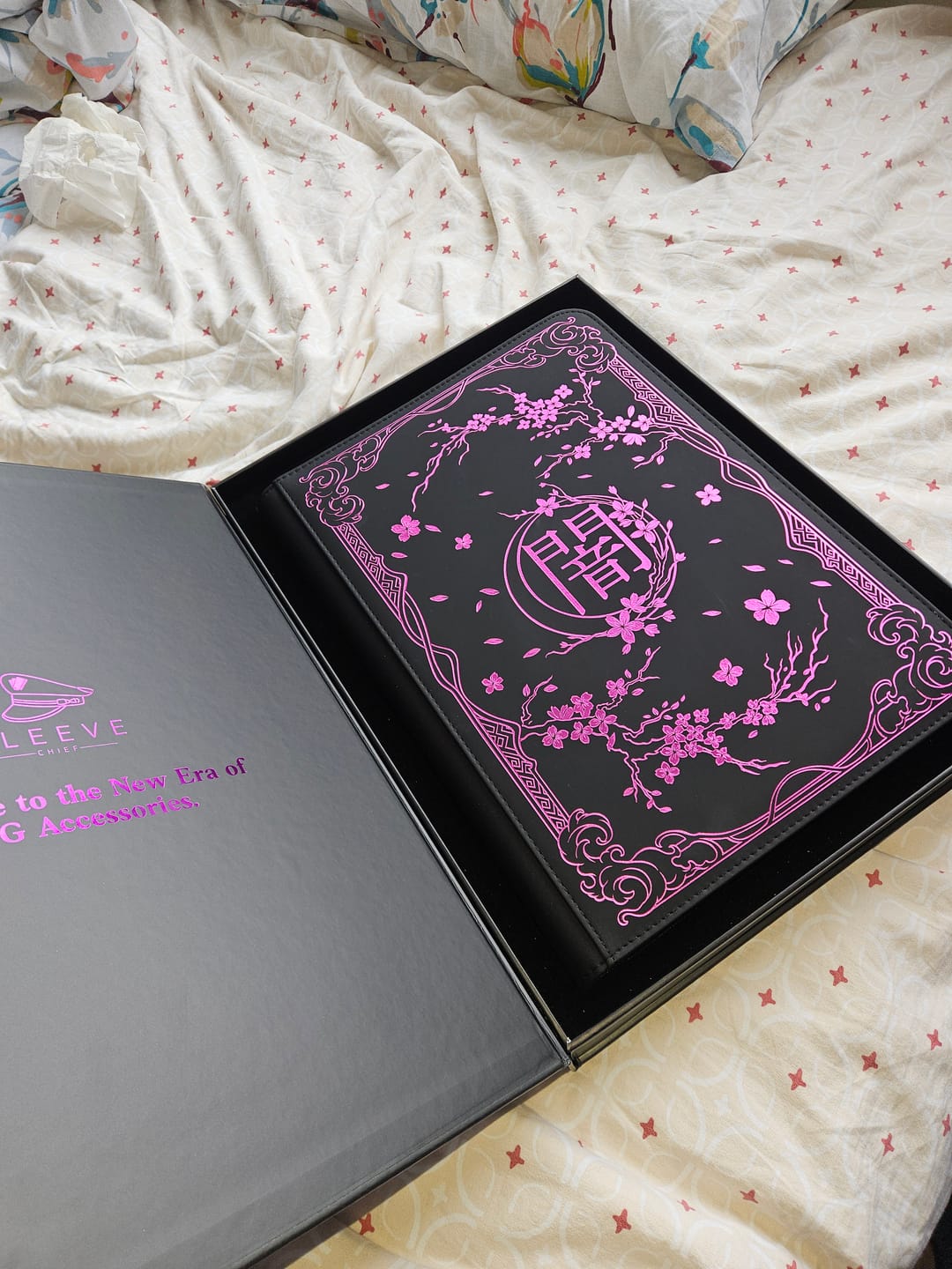 Customer photo review of DARKNESS - 9-Pocket Trading Card Binder