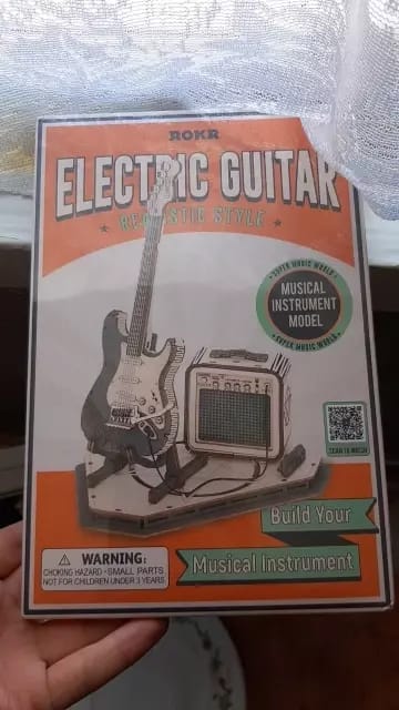 Customer photo review of Electric Guitar Model 3D Wooden Puzzle