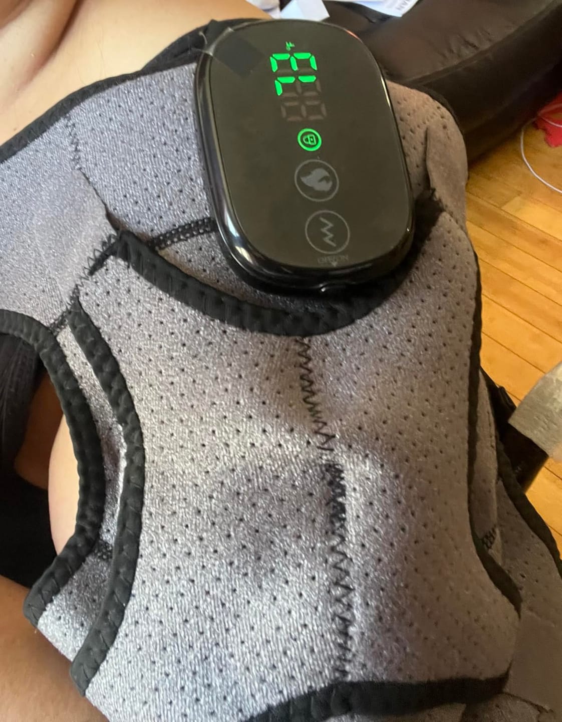Customer photo review of Wisemed Shoulder Massager