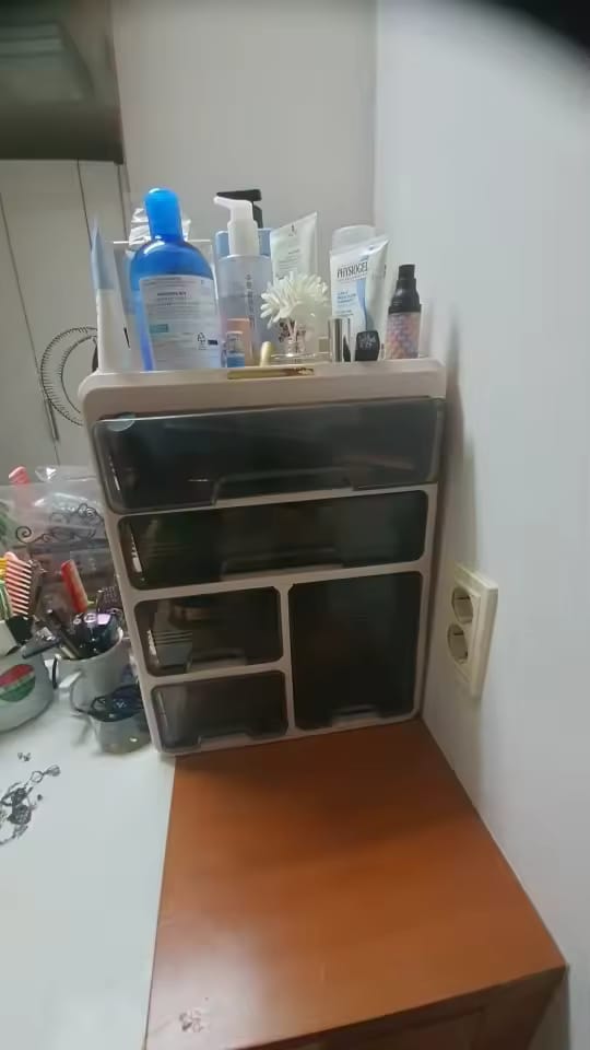Customer photo review of Drawer Medicine Storage Box - Layered Family Medicine Organizer with Large Capacity