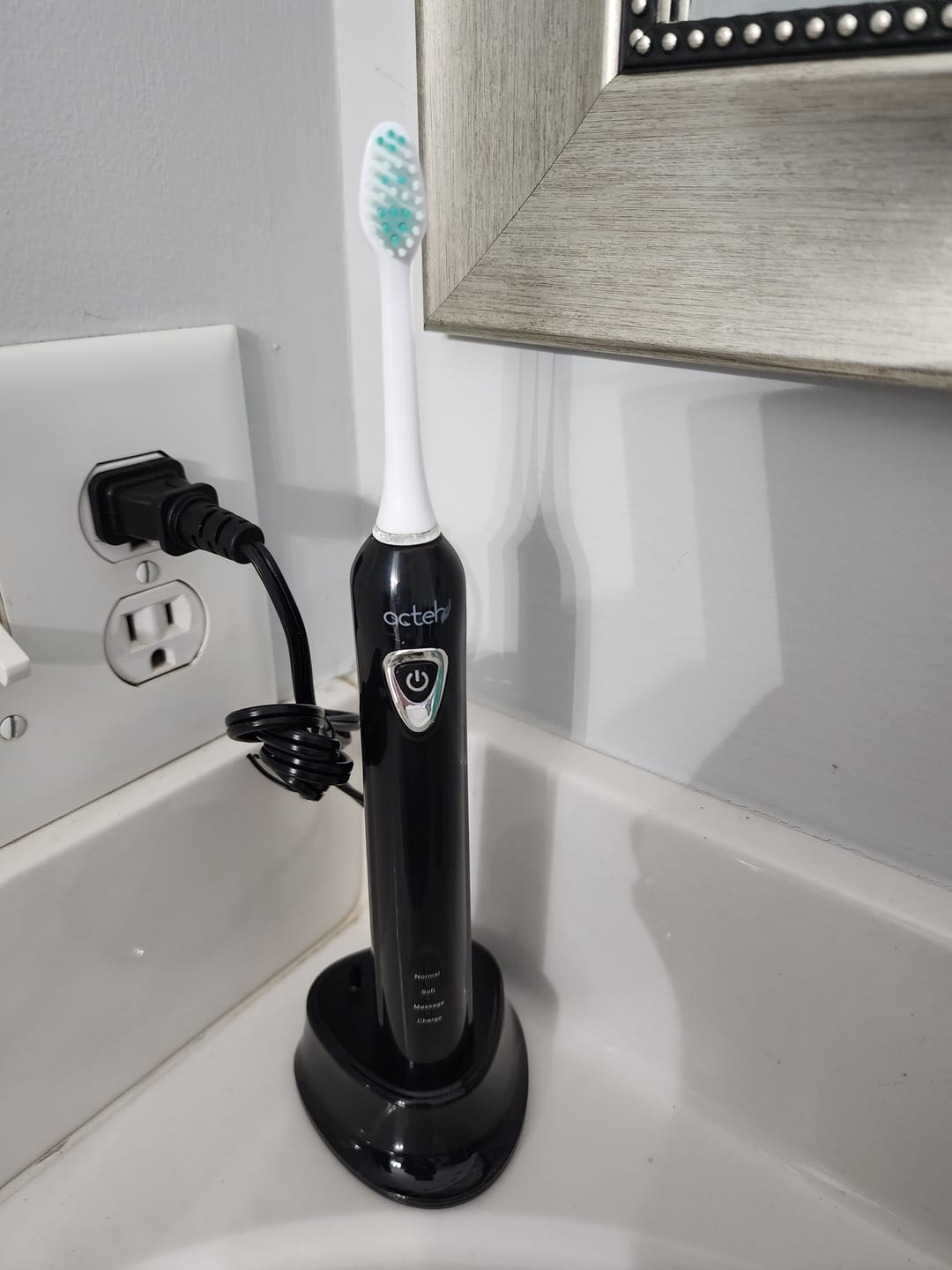Customer photo review of Sonic Edge Electric Toothbrush