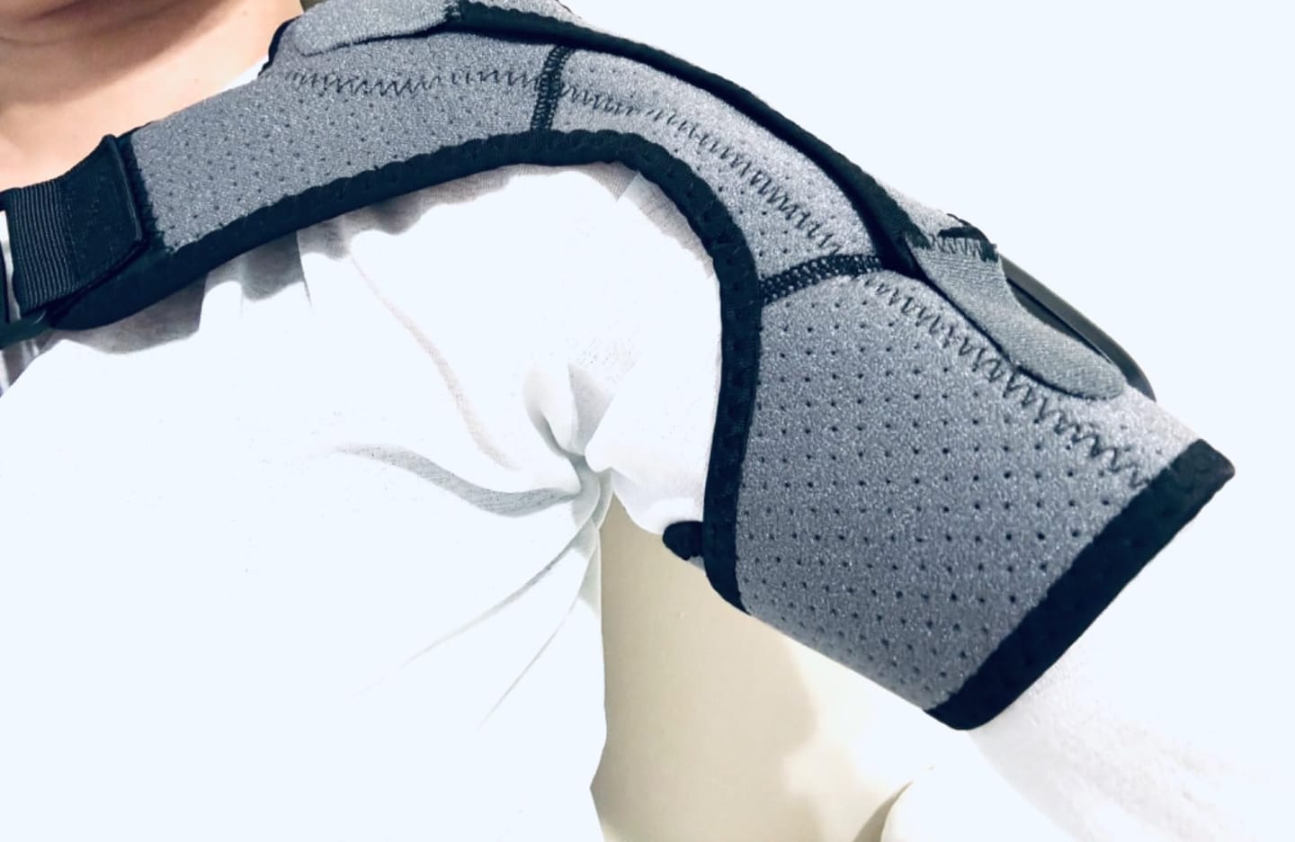 Customer photo review of Wisemed Shoulder Massager