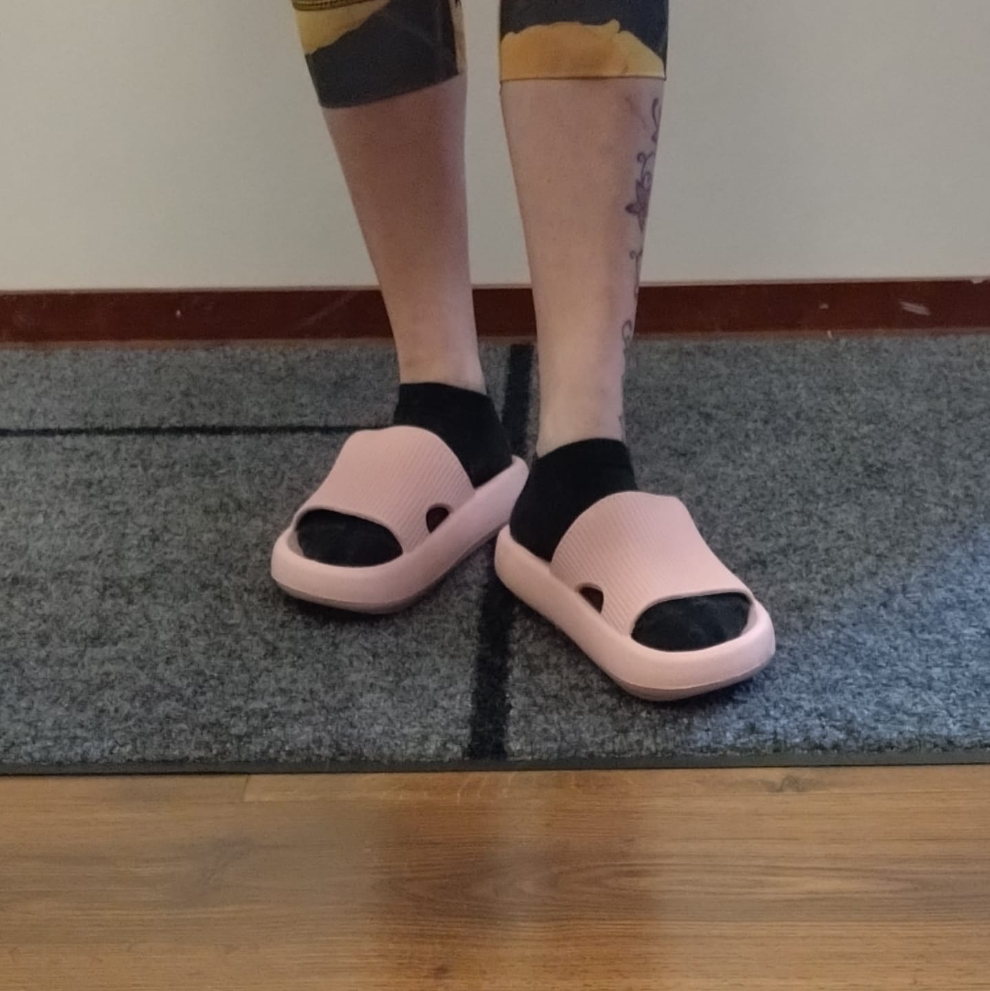 Customer photo review of HappyFlops Original