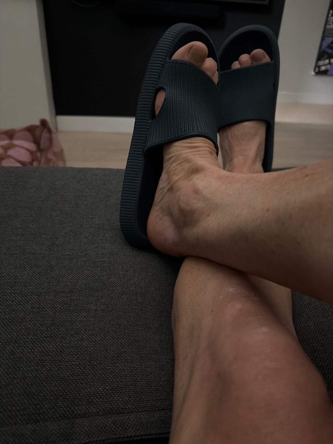 Customer photo review of HappyFlops Nordics