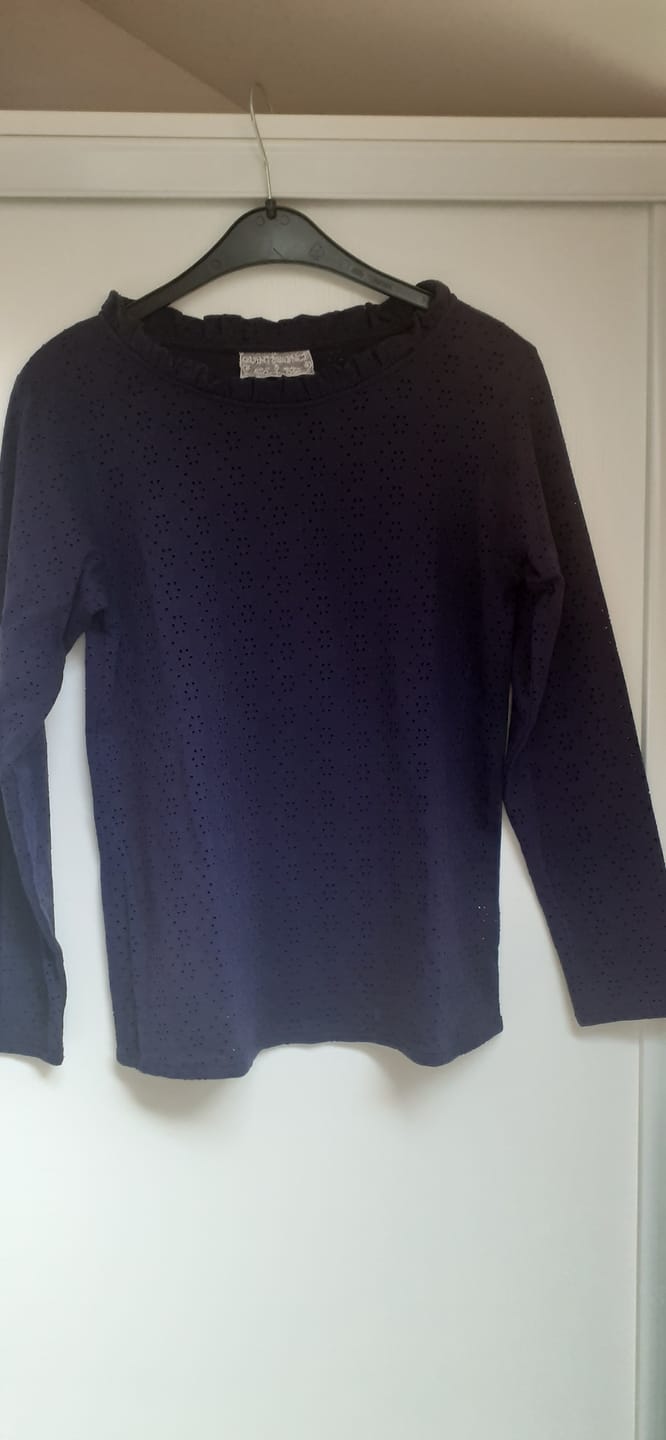 Customer photo review of Blouse  Clarisse - Jersey brodé bleu nuit