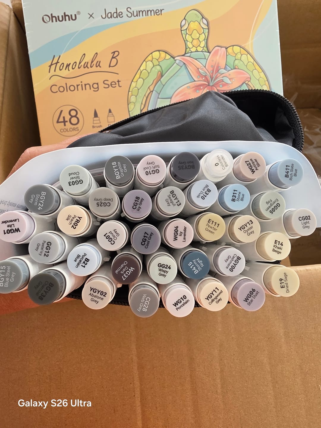Customer photo review of Ohuhu Honolulu 36 Gray Tone Colors Dual Tips Alcohol Art Markers (New Color Codes)