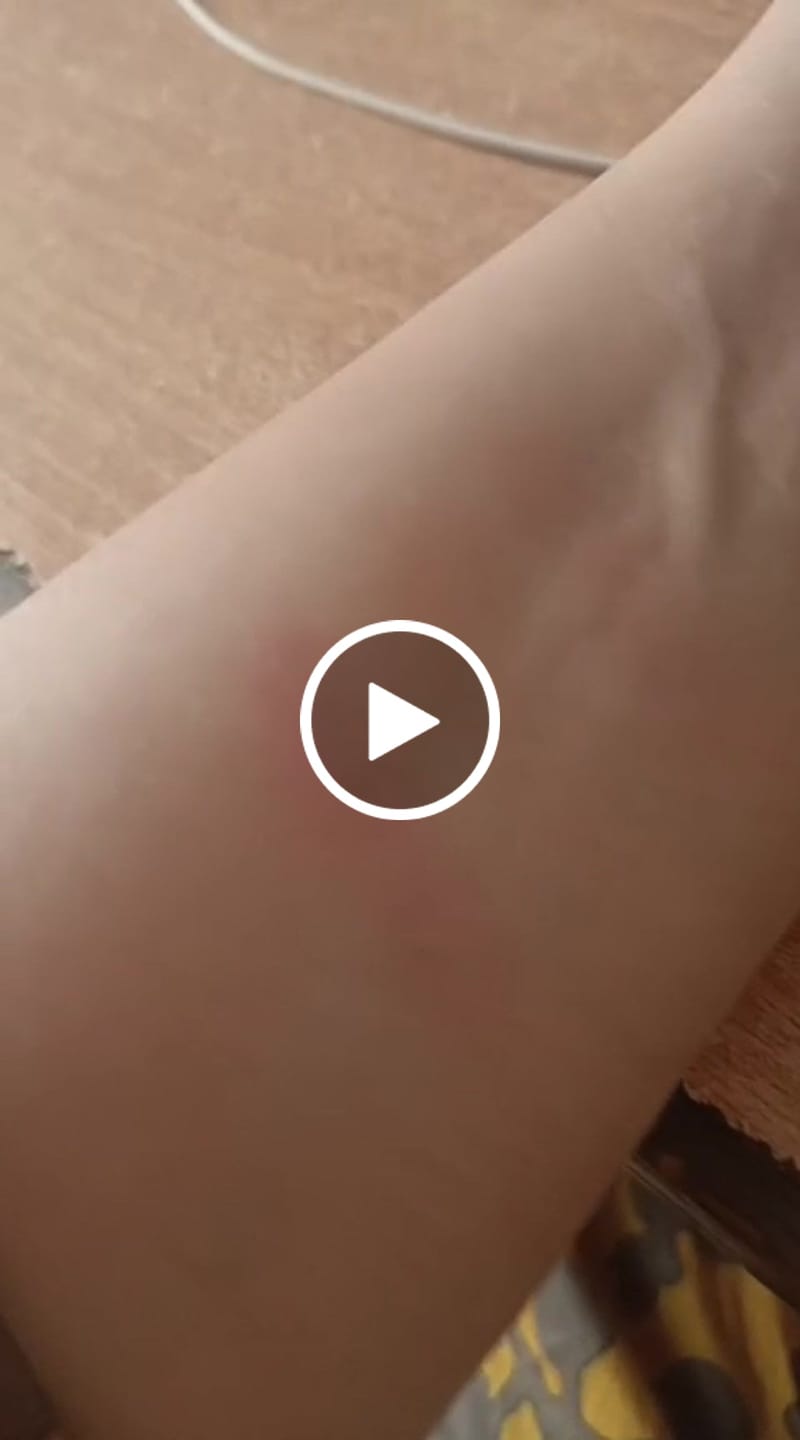 Customer video review of O.TWO.O HAUTE GOLD FOIL THERMOCHROMIC LIPSTICK