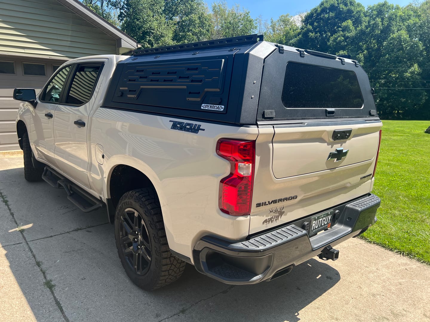 Customer photo review of OPENROAD Aluminum Truck Cap with Three-Color Light