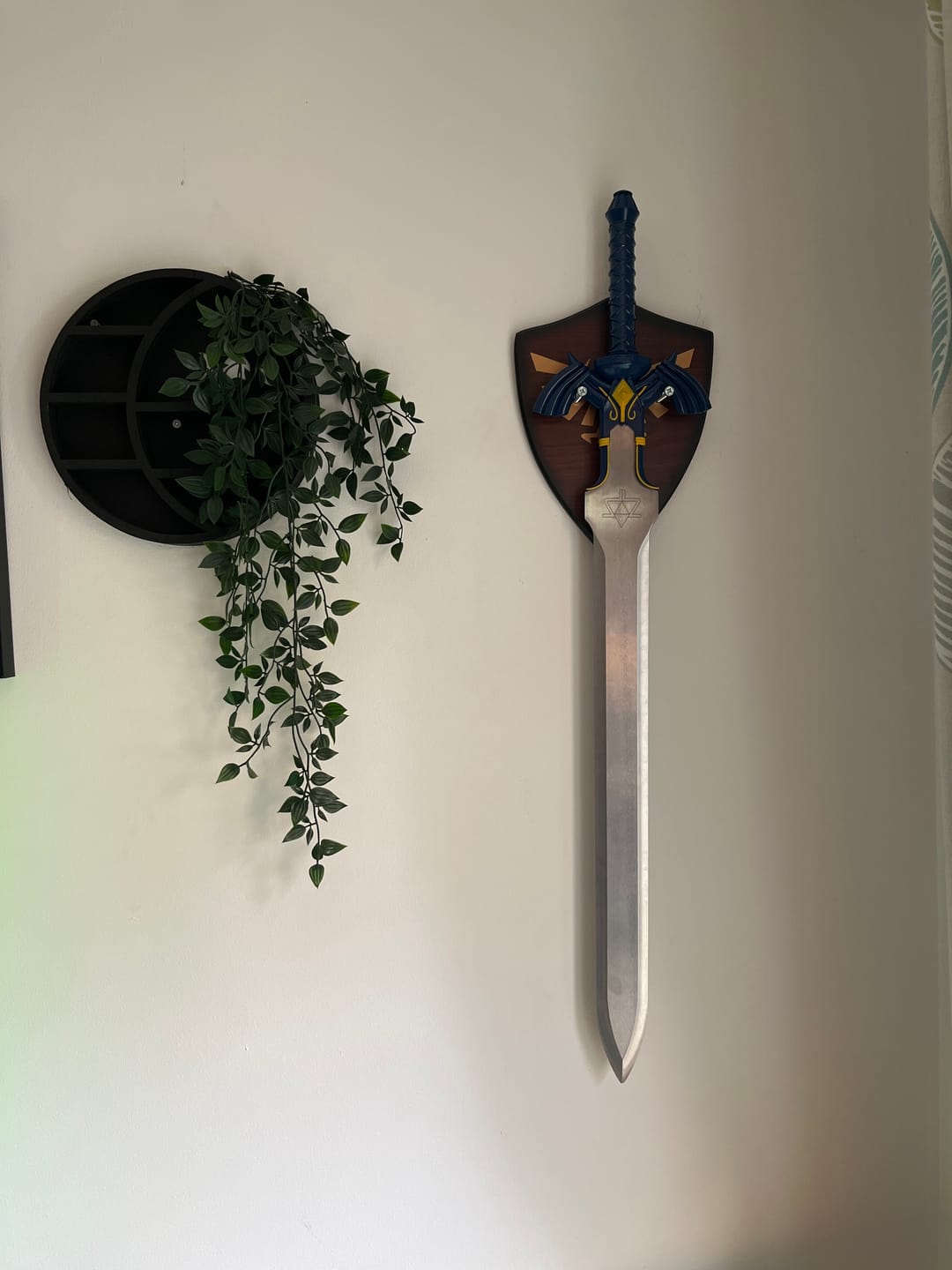 Customer photo review of Legend Of Zelda - Master Sword with Triforce Plaque