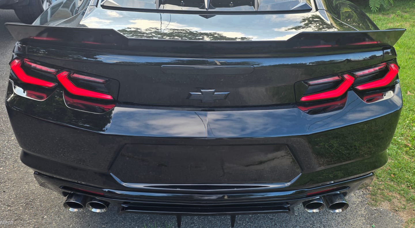 Customer photo review of 2019-2025 CHEVY CAMARO UMBRA LED TAILLIGHTS GLOSS BLACK/SMOKE LENS
