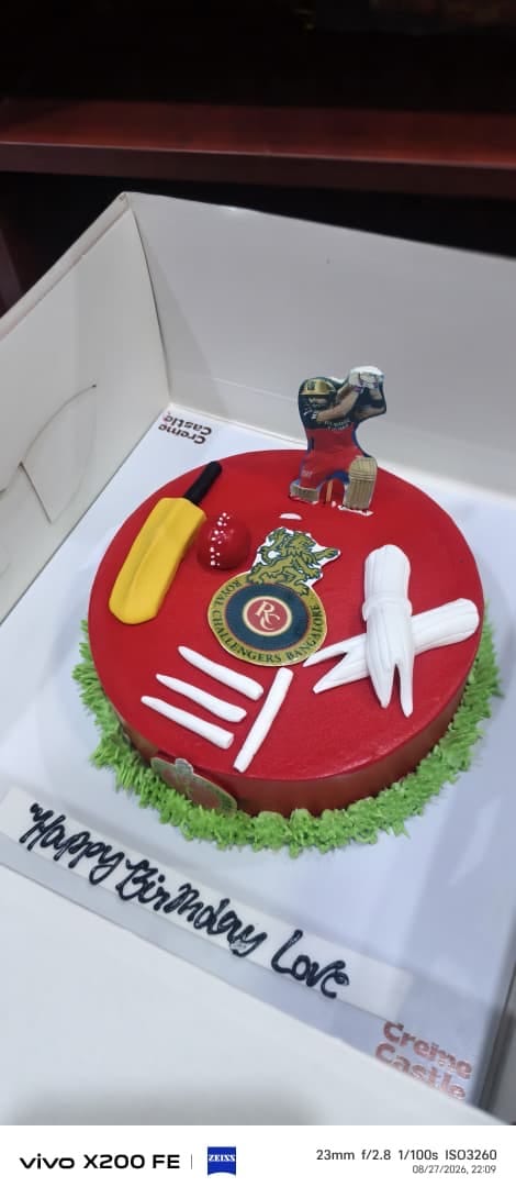 Customer photo review of RCB Theme Kohli Cake