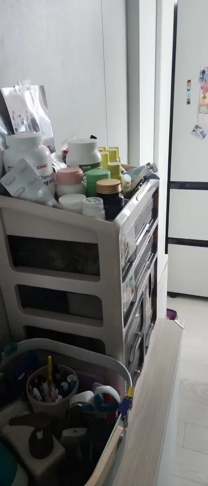 Customer photo review of Drawer Medicine Storage Box - Layered Family Medicine Organizer with Large Capacity