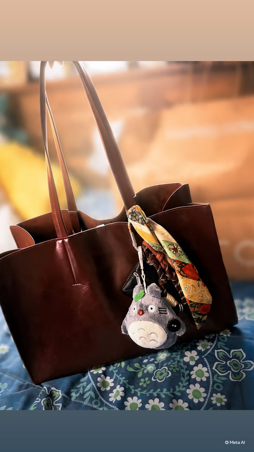 Customer photo review of Bolso shopper con colgante