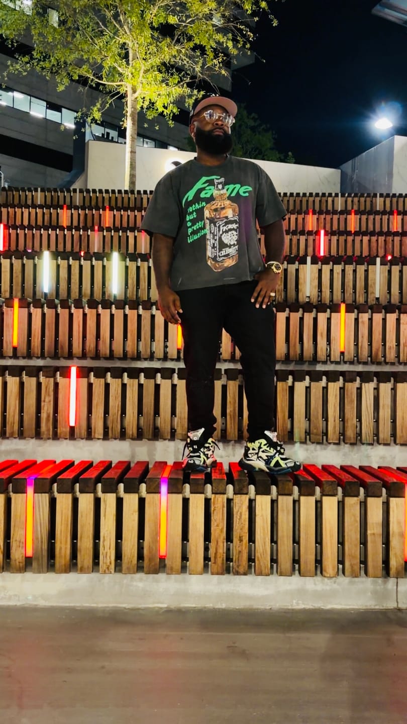 Customer photo review of Triple Sevens Illusion Tee Black