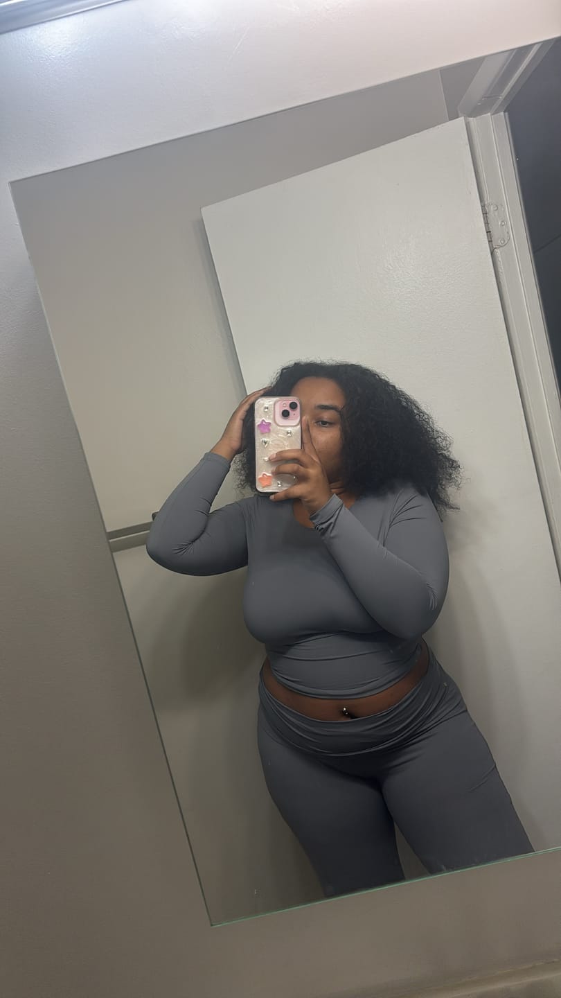 Customer photo review of PERFECT TEE LONG SLEEVE
